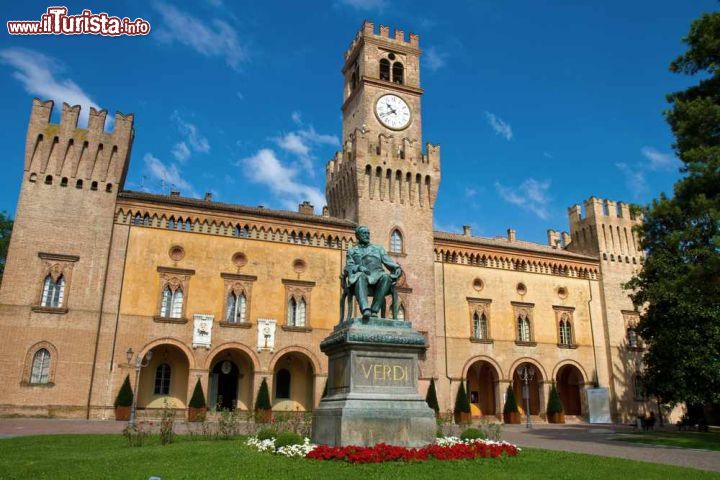 Immagine Piazza Giuseppe Verdi a Busseto, provincia di Parma - © lsantilli / Shutterstock.com