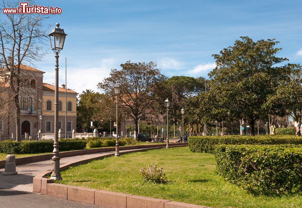 Immagine Piazza Maria Ausiliatrice nel cuore di Arborea di Oristano, in Sardegna