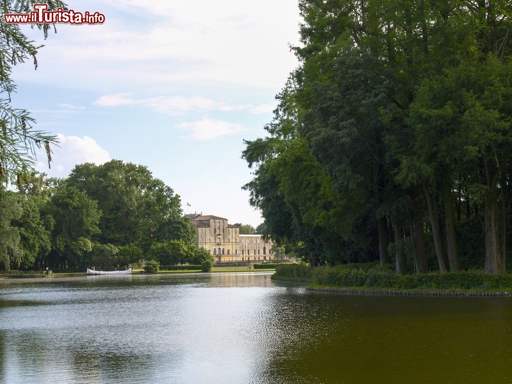 Immagine Piazzola sul Brenta paesaggio fluviale tra le le Ville Venete