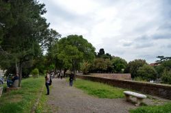 Passeggiata sulle mura di cinta del centro storico di Grosseto