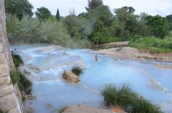 Le cascate del Gorello a Saturnia  in Toscana ...