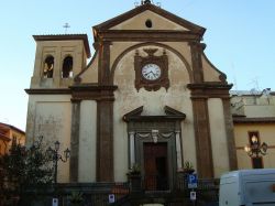 La Chiesa di San Lorenzo a Zagarolo, uno degli edifici religiosi più importanti del borgo nel Lazio - © LPLT - CC BY-SA 3.0, Wikipedia