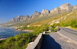 I 12 apostoli a Cape Town, Sudafrica - Se c'è una cosa che non manca a Cape Town è il contrasto tra mare e montagna, come se fosse una Liguria a cui viene tolta la parte di ...