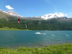 Competizioni kitesurf sul lago di Silvaplana