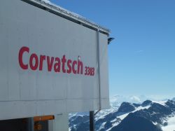 Piz Corvatsch 3303 metri arrivo della funivia
