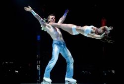 Absinthe il famoso show acrobatico di Las Vegas - © www.absinthevegas.com