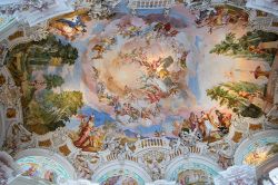 Affresco nella soffitto chiesa barocca di Steinhausen vicino a Bad Schussenried in Germania