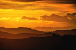 Alba a Monteromano di Brisighella: le valli appenninche ...