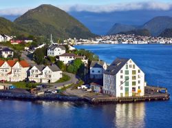 Alesund, la citta sui fiordi Norvegia - © Vlada Z / Shutterstock.com