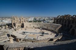 Vista aerea dell'anfiteatro romano di El Jem in Tunisia, posto tra Monastir e Sfax - © Alexey Goosev / Shutterstock.com