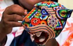 Arte huichol, tipica della  Riviera Nayarit in Messico - © VisitMexico.com 