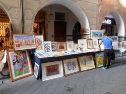 Artisti di strada a Chiavari in Liguria: sulle strade della cittadina ligure la seconda e quarta domenica del mese  - © Promotour Chiavari