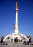 Ashgabat monumento Indipendenza Turkmenistan - Foto di Giulio Badini / I Viaggi di Maurizio Levi