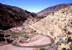 Atlante Marocco una valle fluviale -  Foto ...