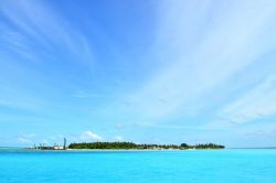 Atollo di Baa: un'isola paradisiaca immersa nel mare cristallino delle Maldive, Oceano Indiano - © mohamedmalik / Shutterstock.com