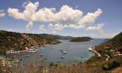 Una baia vicino a Road Town, capoluogo e insediamento più grande e popoloso dell'isola di Tortola - © Shackleford-Photography / Shutterstock.com