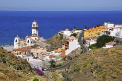 La Basilica della Candelaria, sulla costa est di Tenerife (Canarie). Questa cittadina, conosciuta con il nome di Villa Mariana de Candelaria, ospita uno dei santuari più importanti dell'isola, ...