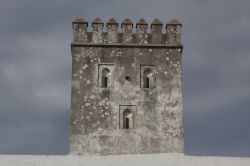 Bastione difensivo sulle mura di Tangeri in Marocco ...