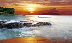 Beau Vallon al tramonto Oceano Indiano isole Seychelles - © SueC / Shutterstock.com