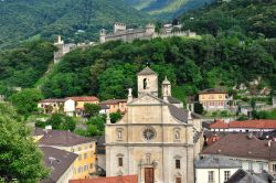 Bellinzona vista dal Castello di Montebello in Svizzera - © Telegin Sergey / Shutterstock.com