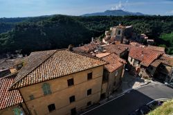 il Borgo di Sorano come si può vedere dalla Fortezza Orsini (Toscana)