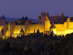 Carcassonne di notte regala uno spettacolo ancor ...