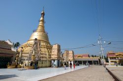 La Botataung Paya di Yangon, Birmania. In questa pagoda è conservata una ciocca di capelli del Buddha.
