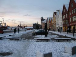 Il Bryggen dopo nevicata a Bergen, la "capitale ...