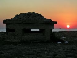Bunker sulla costa vicino Porto Cesareo e Torre ...
