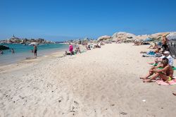 Cala Lazzarina, una delle spiagge più belle dell'Isola di Lavezzi in Corsica.