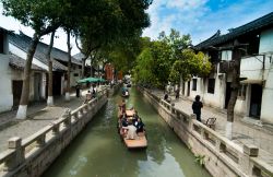 Canale della città fluviale di Tongli in Cina - © Krajomfire / Shutterstock.com 