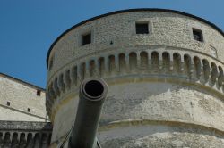 Cannone (non dell'epoca) nella fortezza di San leo