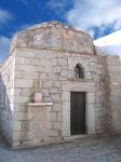 Una cappella in pietra all'interno del Monastero di S.Giovanni: qui si trova la grotta dell'apocalisse (Apokalipsis). Simao sull'isola di Patmos in Grecia - © Olga Lipatova ...