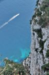 Capri, il precipizio del Salto di Tiberio, un tuffo nel mare blu di circa 300 metri!
