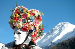 Maschera tipica in legno del Carnevale Coumba Freida della Valle d'Aosta - © www.lovevda.it