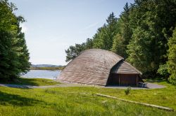 Casa Vikinga sull'isola di Bukkoya al largo di Avaldsnes, a nord di Stavanger - © Ammit Jack / Shutterstock.com