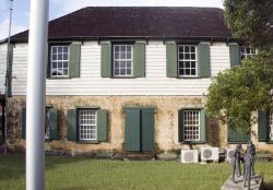Casa storica "Vincent Asto Lopes" a Oranjestad, Sint Eustatius (Caraibi Olandesi) - Non è raro che a Sint Eustatius emergano esempi eccellenti dell'edilizia, che ricordano ...