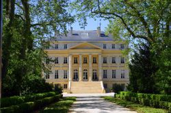 Casa vinicola dove si produce il famoso vino Bordeaux, dipartimento della Gironda nella regione dell'Aquitania in Francia - © Pixachi / Shutterstock.com