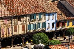 Case a graticcio nel centro di Mirepoix, il villaggio storico nel Dipartimento dell'Ariege in Francia - © D. Viet / CRT Midi Pyrenees