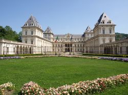 Il Castello del Valentino si trova nell'omonimo parco di Torino, capoluogo del Piemonte. Fu costruito a partire dal Cinquecento e modificato nel secolo successivo per volere di Cristina ...