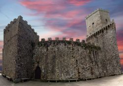 Il Castello di Venere a Erice (Sicilia), di origine normanna, si chiama così perché fu sempre legato al culto della dea e a rituali pagani di fecondità. Nell'immagine ...