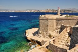 Chateaux d'If posto su di un isolotto dell'arcipelago ...