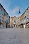 La Cattedrale Saint jean a Perpignan in Francia: la piazza su cui si apre la grande chiesa è Place Gambetta - © Anibal Trejo / Shutterstock.com
