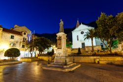 La cattedrale di San Marco a Makarska in Croazia, la cittadina della Dalmazia posta appena a sud di Spalato - © anshar / Shutterstock.com