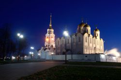 Cattedrale Valdimir fotografata di Notte Russia - © Iakov Filimonov / Shutterstock.com