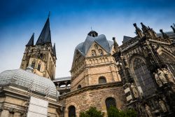 Cattedrale di Aquisgrana, la moderna città di Aachen in Germania - © Nut Iamsupasit / Shutterstock.com