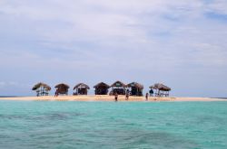 Cayo Arena al largo di Monte Cristi - Si raggiunge in circa 20 minuti di barca dalla costa di Punta Rucia, ed è anche conosciuto con il nome di Cayo Arena, che spiega bene la sua conformazione ...