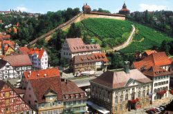 Il centro Esslingen sul fiume Neckar - La fotografia è stata scattata da una delle due torri della chiesa di St.Dionys - © German National Tourist Board / Esslingen Stadtmarketing ...