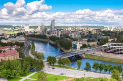 Il Centro di Vilnius, Patrimonio storico della Lituania e dell'UNESCO, visto dal Castello di Gediminas  - © Birute Vijeikiene / Shutterstock.com