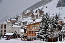 Il centro le deux Alpes durante una nevicata ...